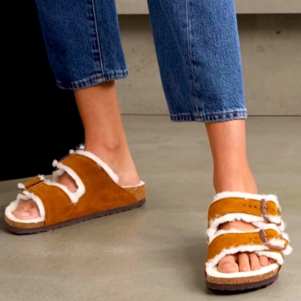 BIRKENSTOCK sz 40 shearling lined 2 strap TAN suede SANDALS